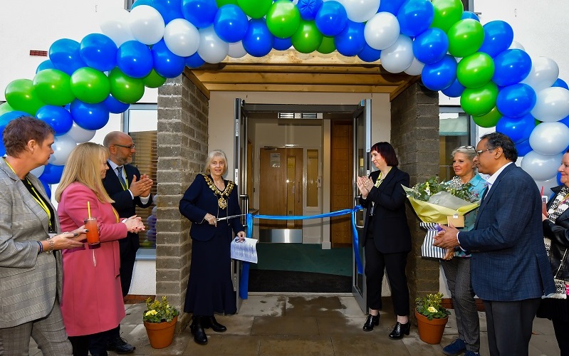 The official ribbon cutting ceremony was carried out by the Mayor of Barnsley