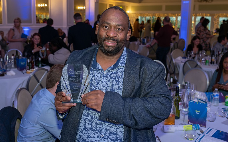 Tapiwe Mukuve with his Hand on Heart award