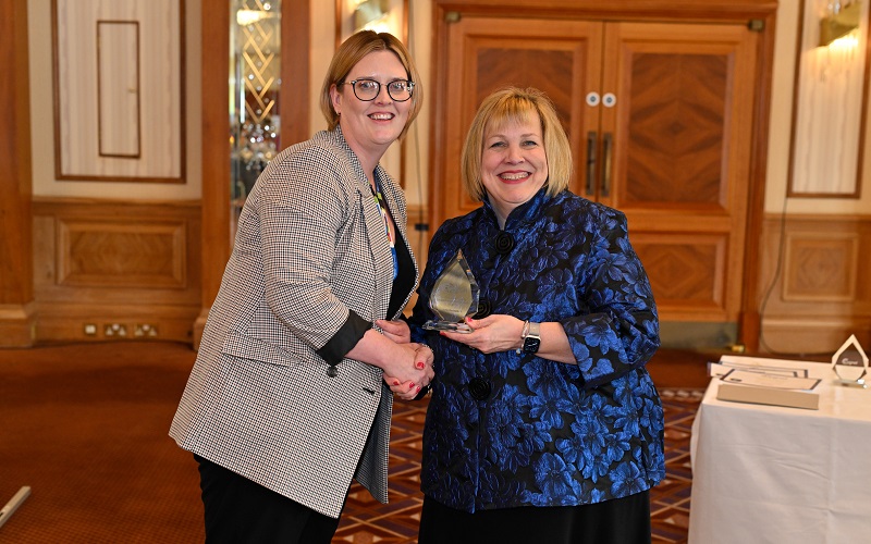 Julie Garbett receiving her Director of Nursing Special Recognition Award